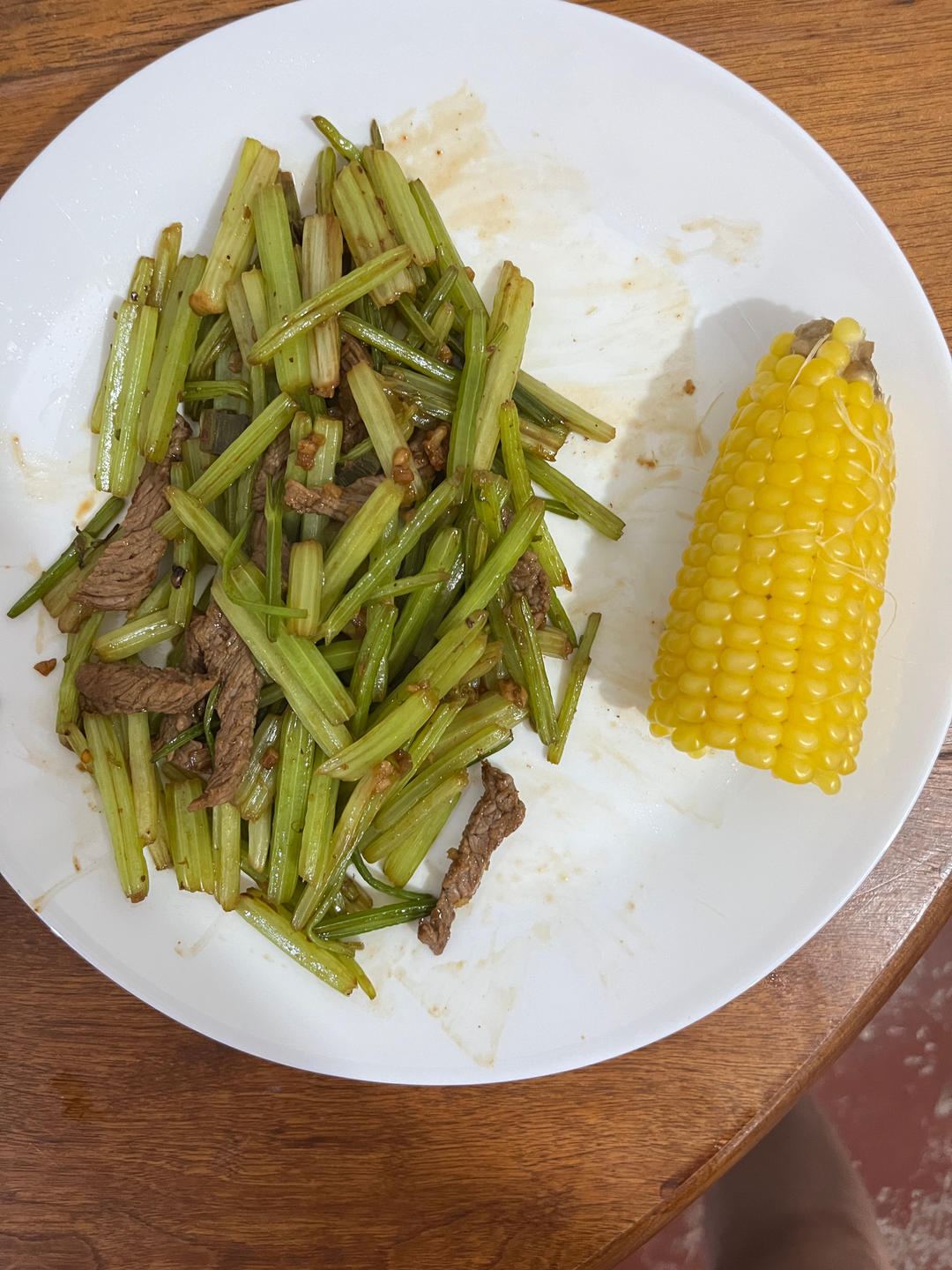 芹菜炒牛肉 快和我一起做！超级嫩！家常快手简单！