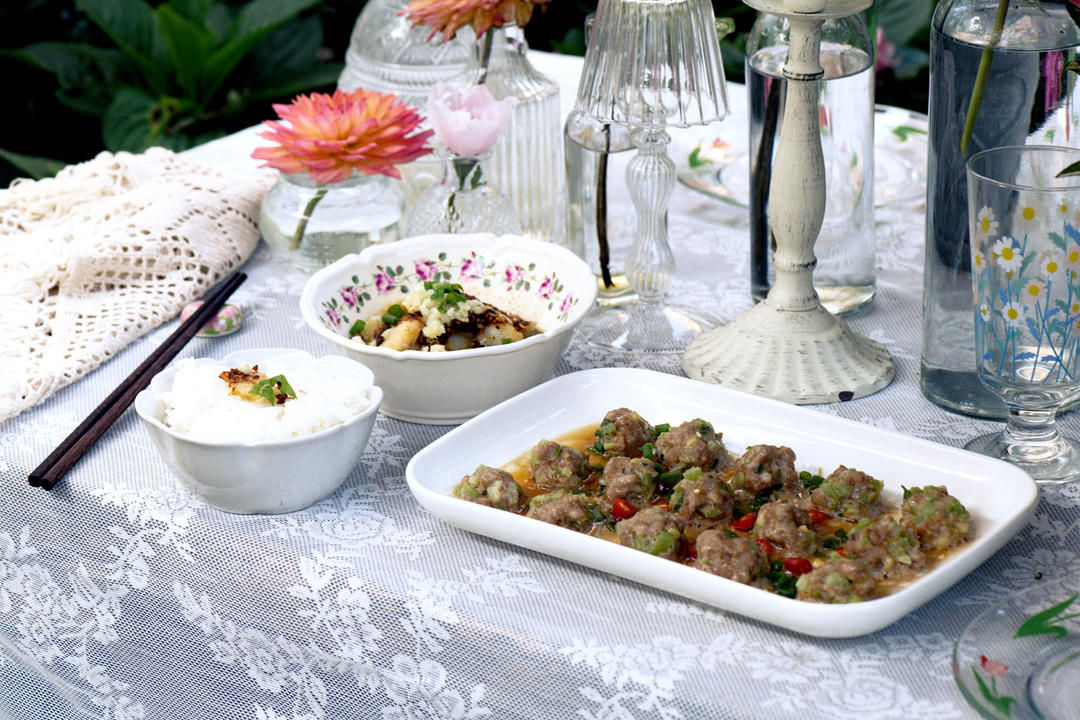 蒸香芹菜肉丸+油泼巴沙鱼【4月北鼎蒸炖锅食谱】
