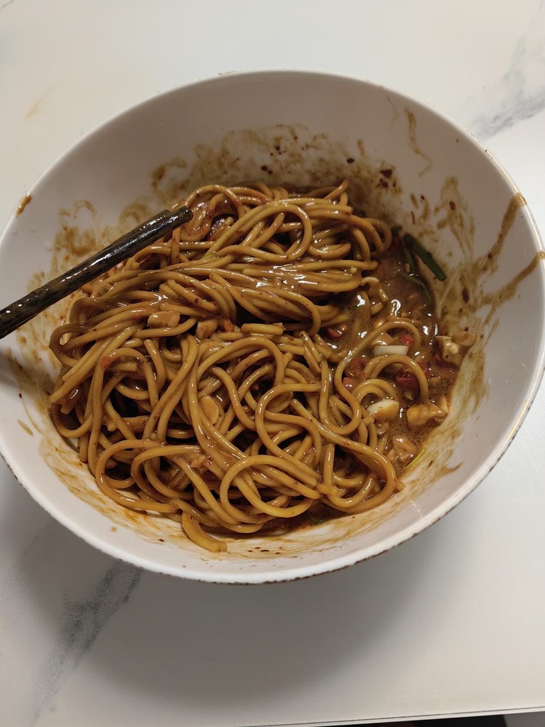 超简单超快手的热干面（小白也可以学会哦）