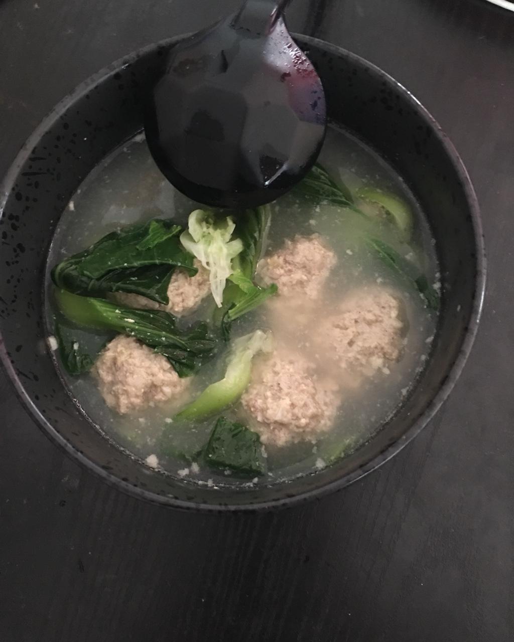 小白菜肉丸汤