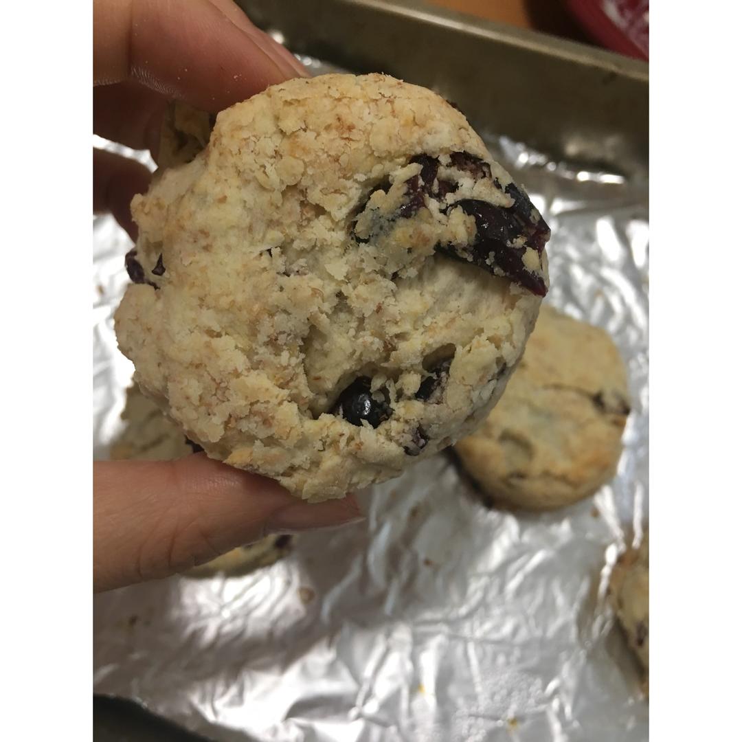 【视频】3分钟 奶油司康Scone(可能是世界上最快手的司康) 消耗淡奶油～