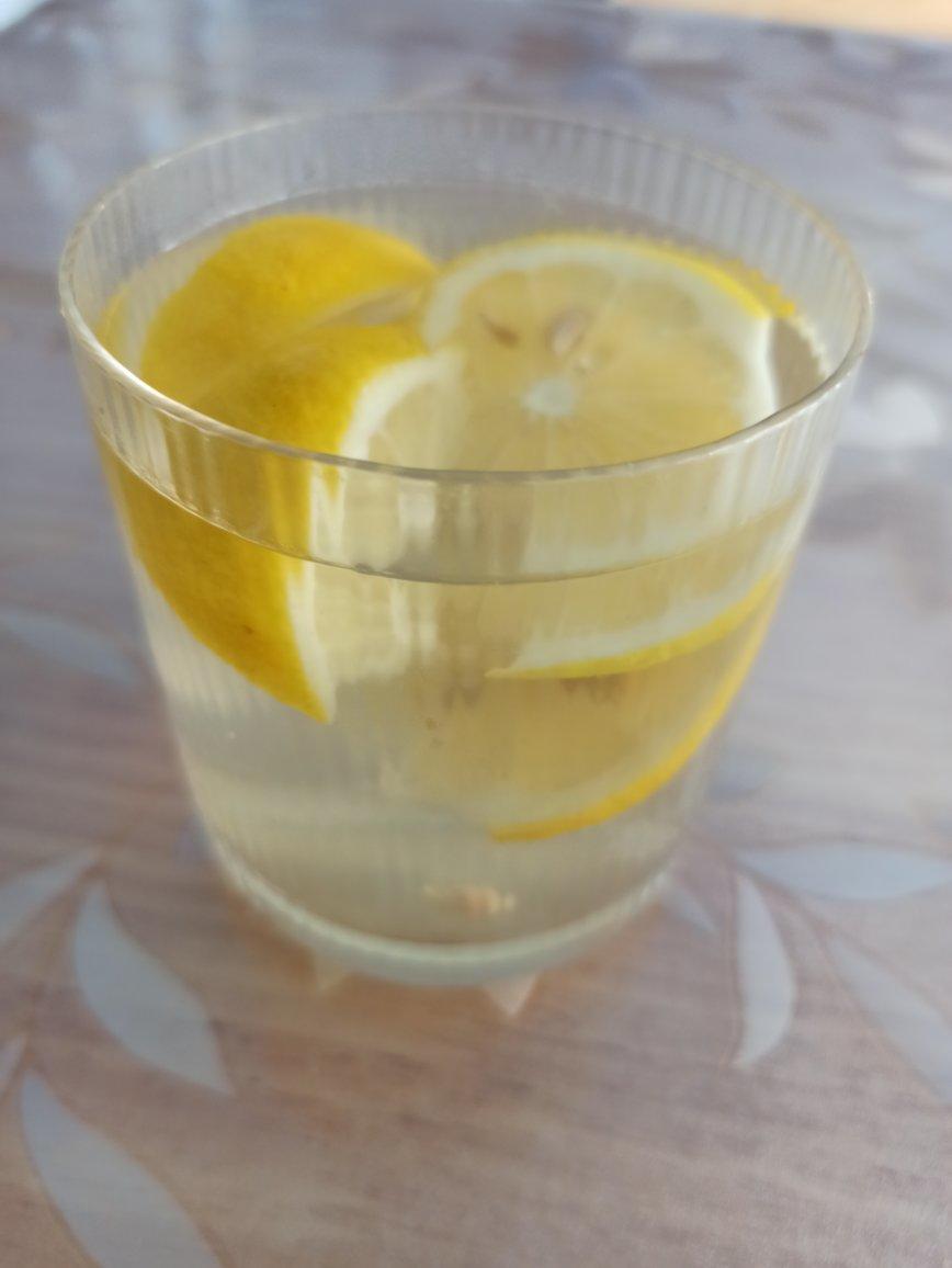 一杯柠檬水
