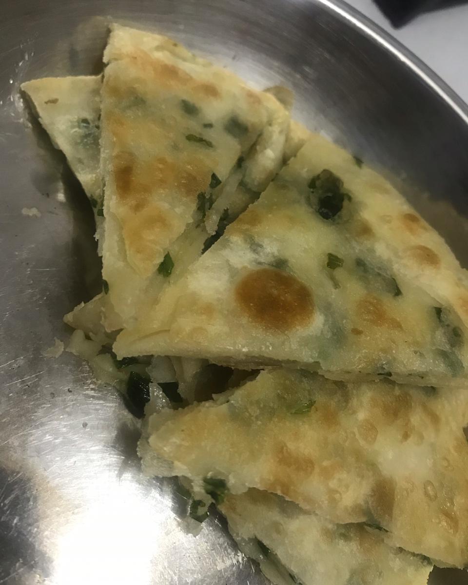 鸡蛋葱油饼                  （更新饼坯保存方法）