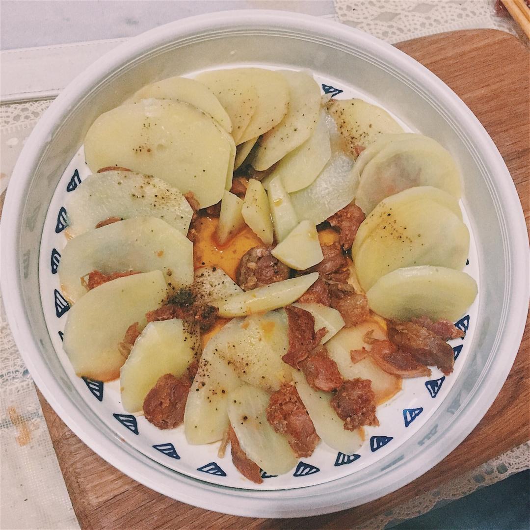 土豆蒸腊肠