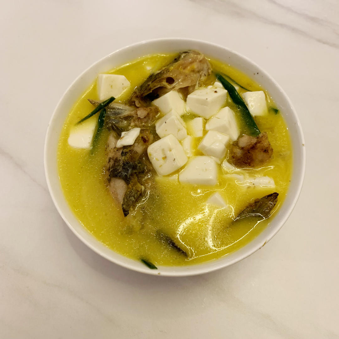 昂刺鱼豆腐汤（黄辣丁）