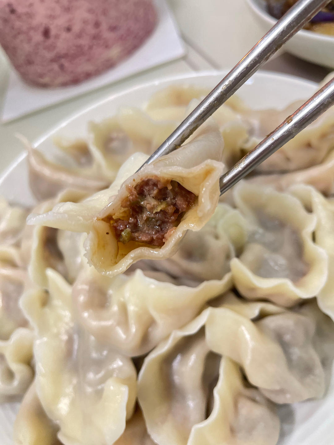 爆汁牛肉芹菜饺子🥟（附牛肉馅不干柴方法）