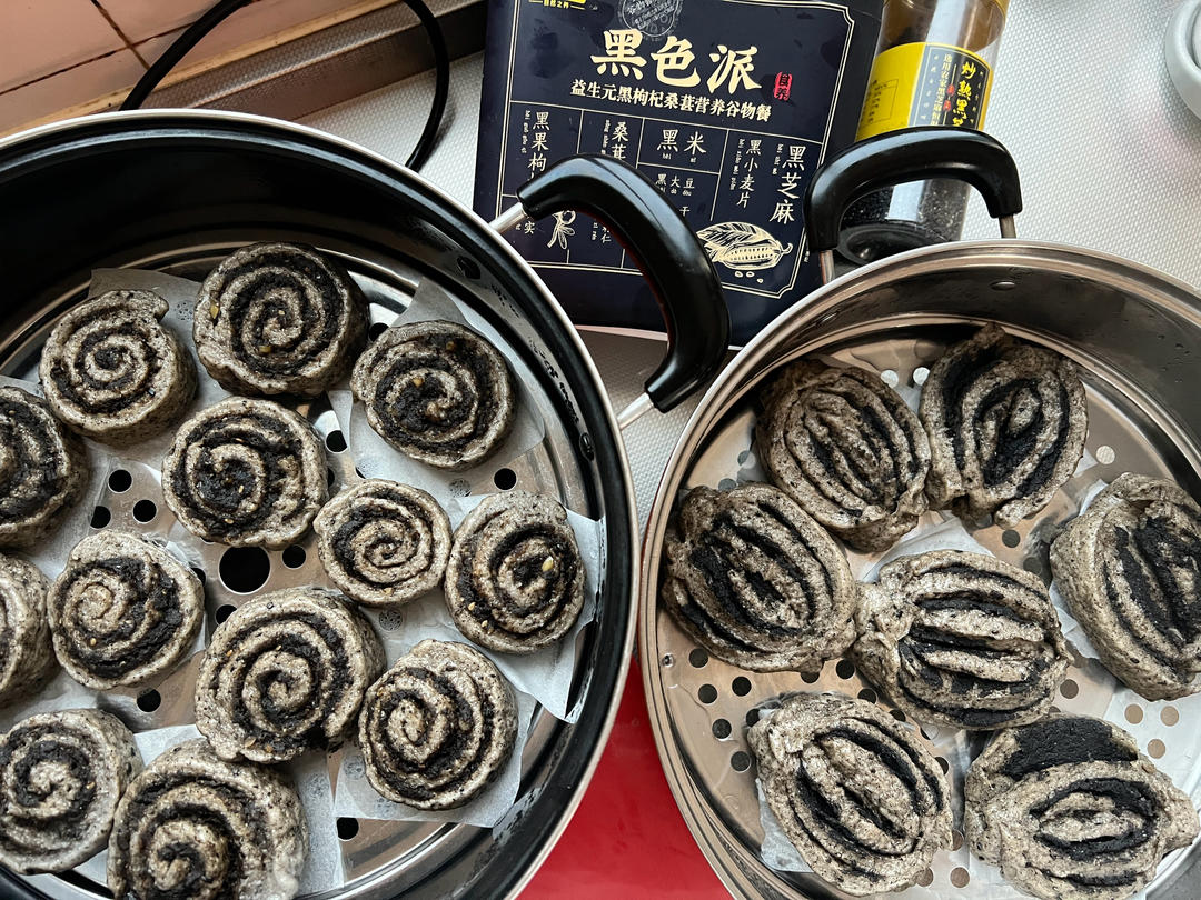 黑芝麻花生卷馒头