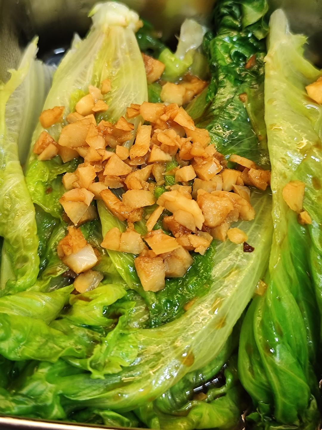 蒜蓉蚝油生菜，清脆爽口，色香味俱全