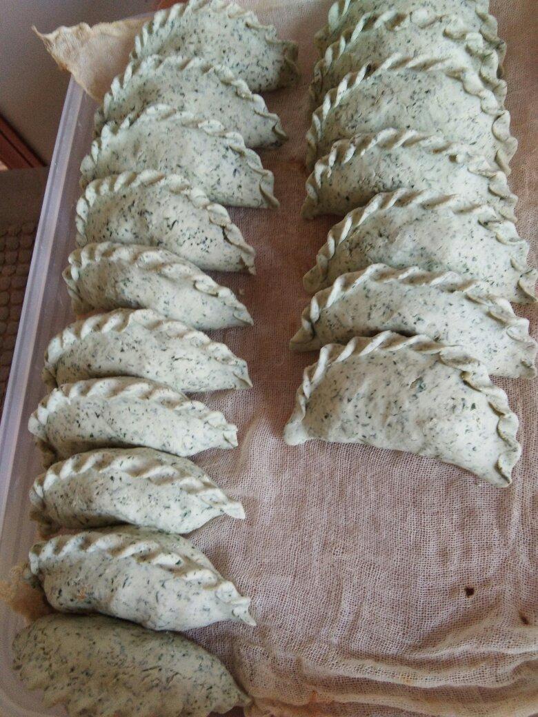 清明节的艾饺和艾麦果