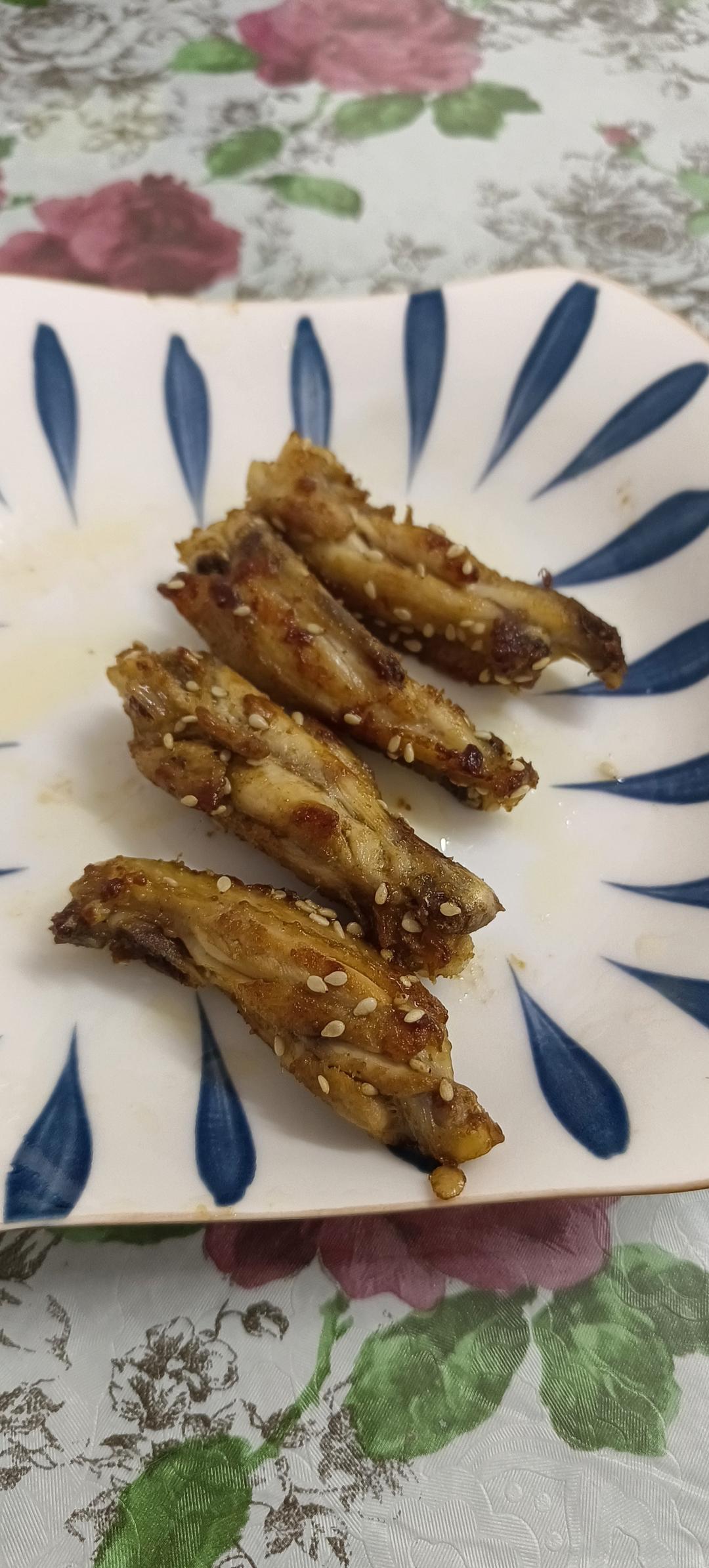 香辣鸡翅（手指都舔干净）