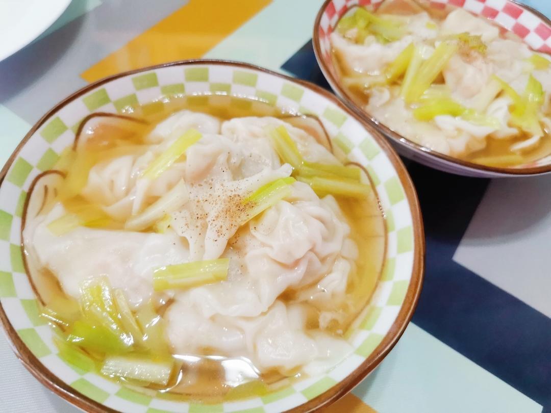 粤式鲜虾馄饨的做法