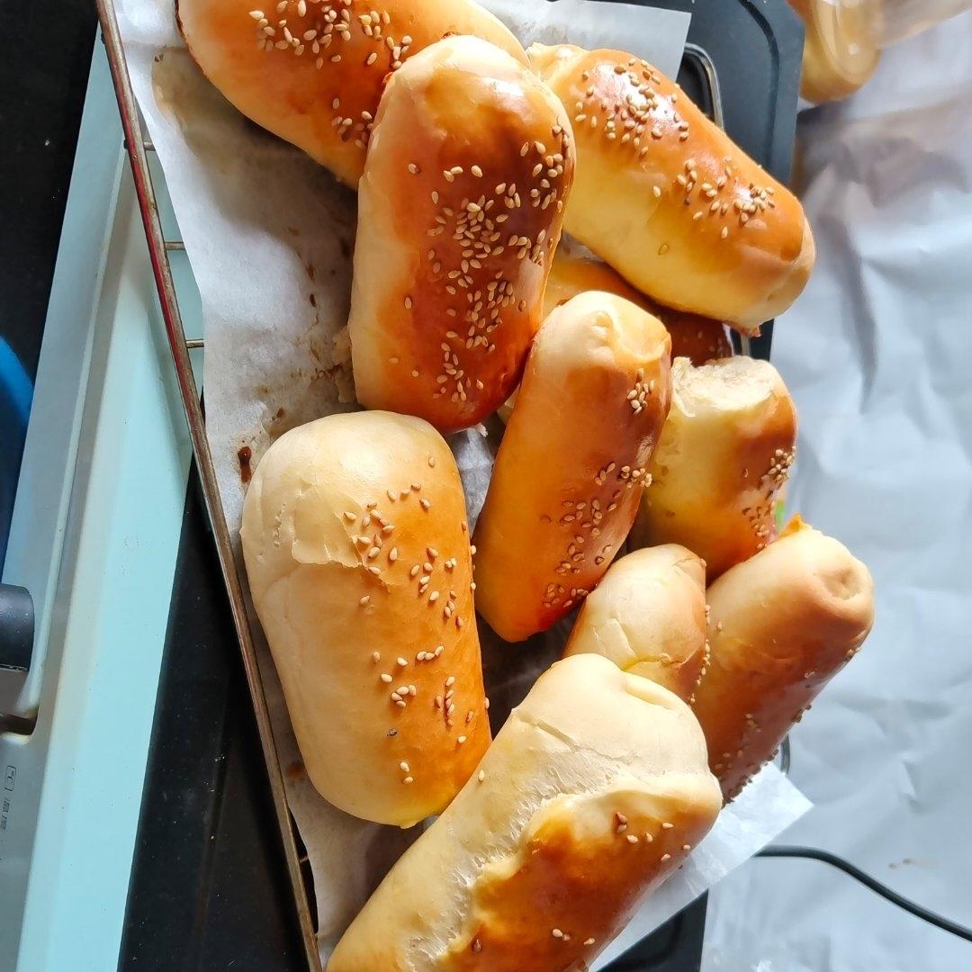 小朋友们爱吃的果酱面包