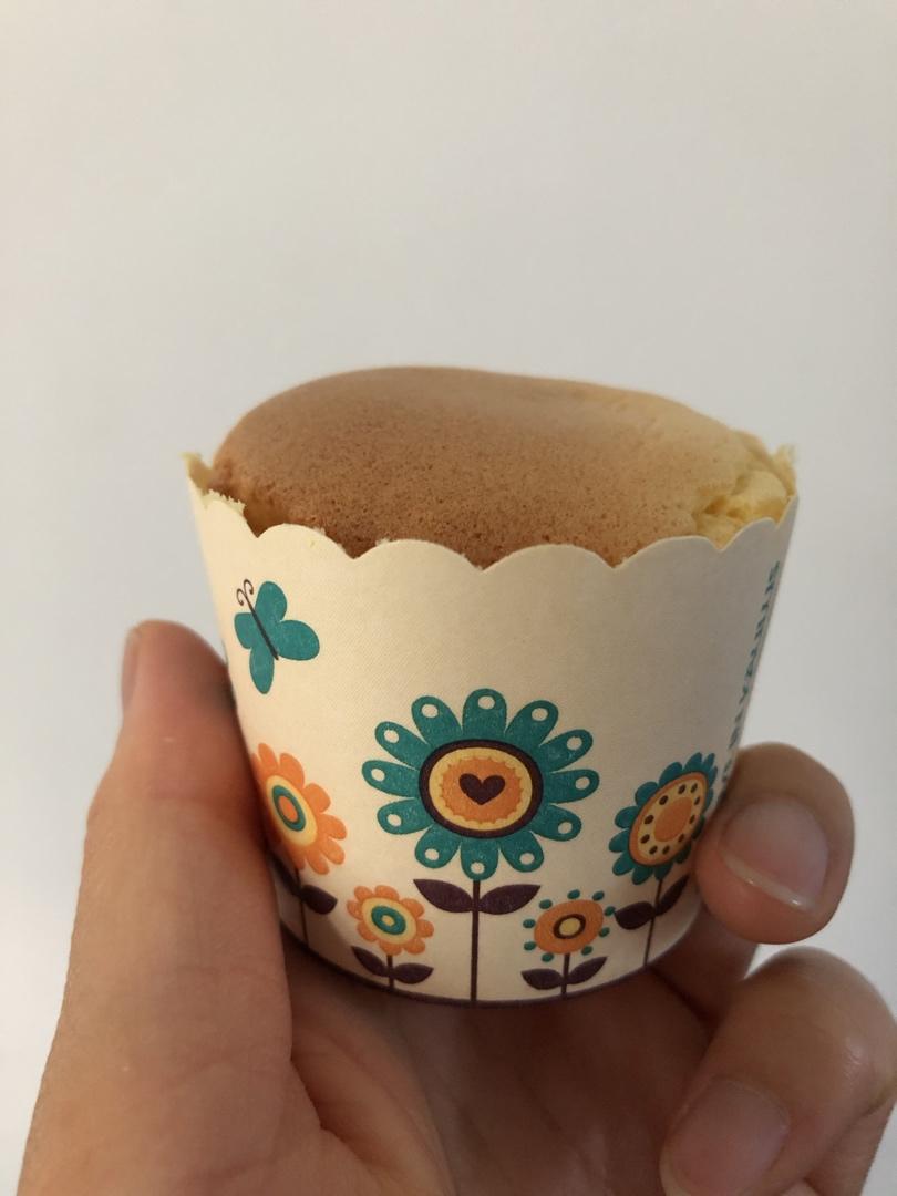 软绵绵戚风纸杯蛋糕