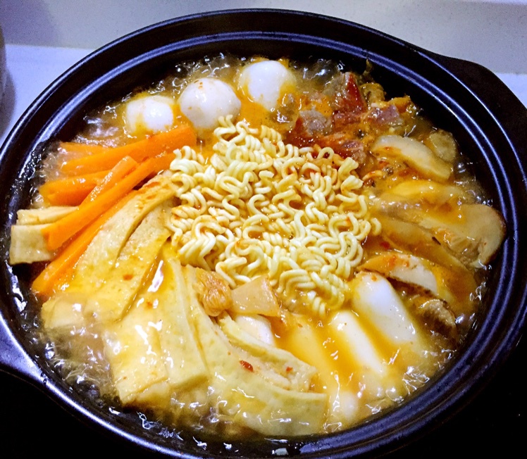 倪若轩做的韩式部队锅