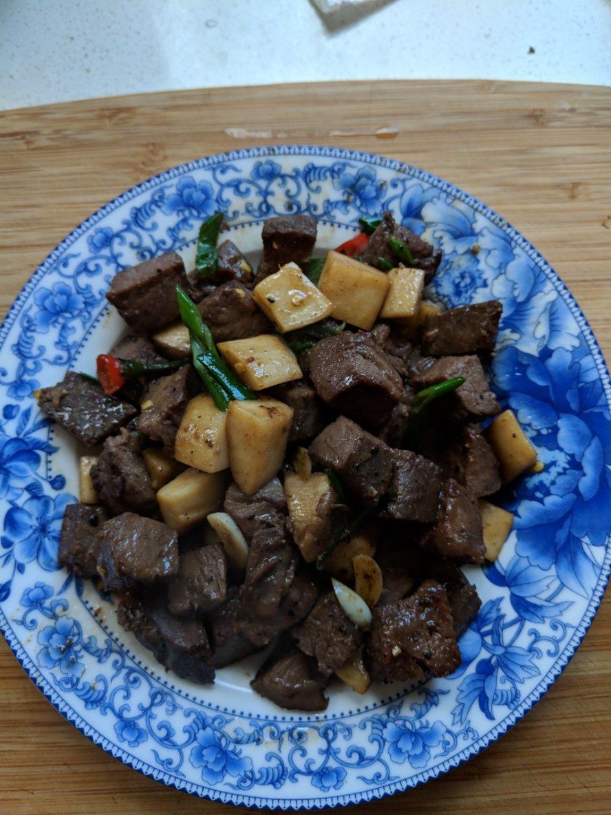 黑椒杏鲍菇牛肉粒