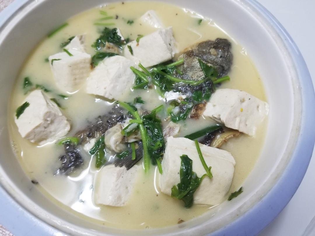 鲫鱼豆腐汤