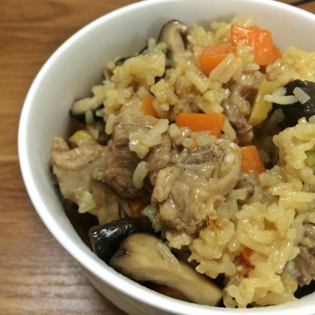 喷香排骨焖饭（爆好吃）