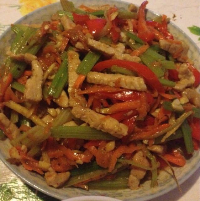 芹菜木耳炒肉丝