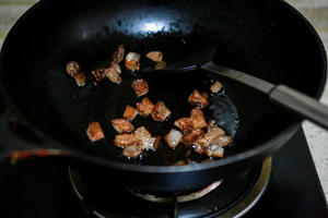 《豌豆腊肉糯米饭》的做法 步骤3