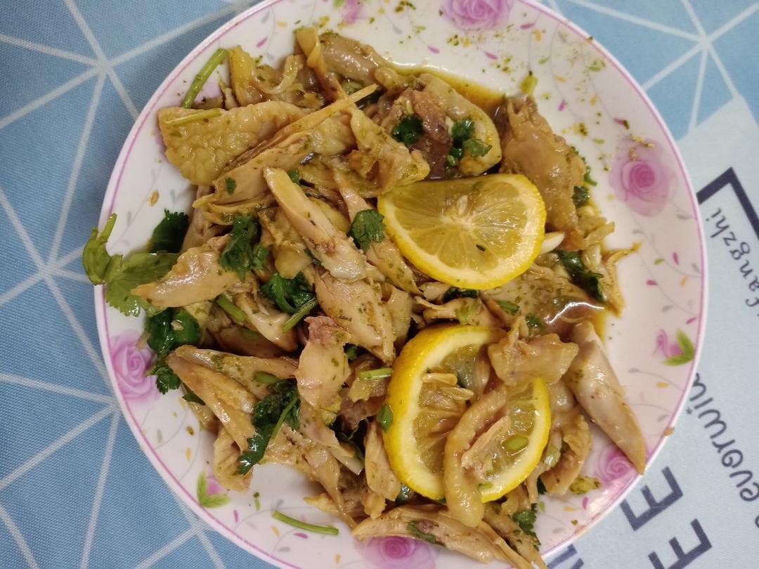 凉拌手撕鸡腿