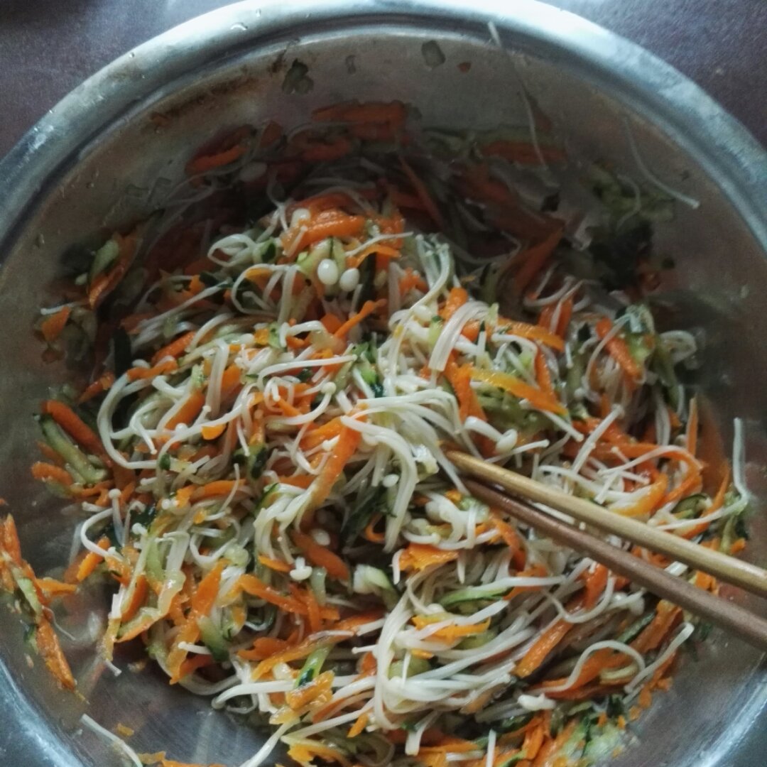 凉拌金针菇