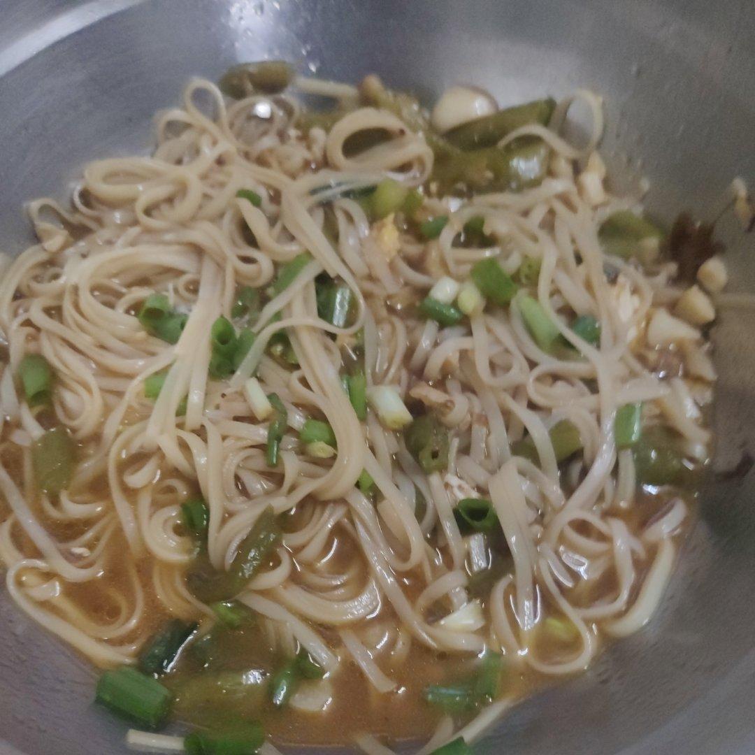 香到舔盘子🉐️荷包蛋焖面🍜超满足❗️