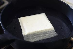 酱鸭蒸豆腐的做法 步骤4