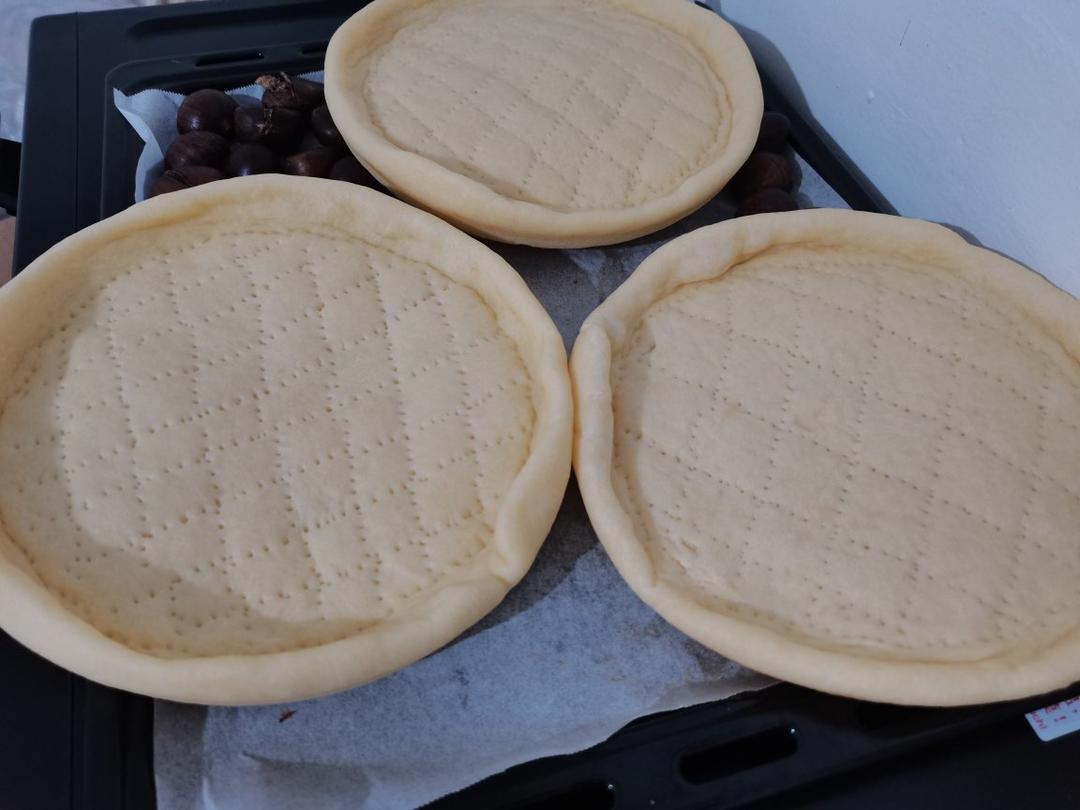 自制披萨饼皮（普通家用面粉版，无黄油可用玉米油代替）