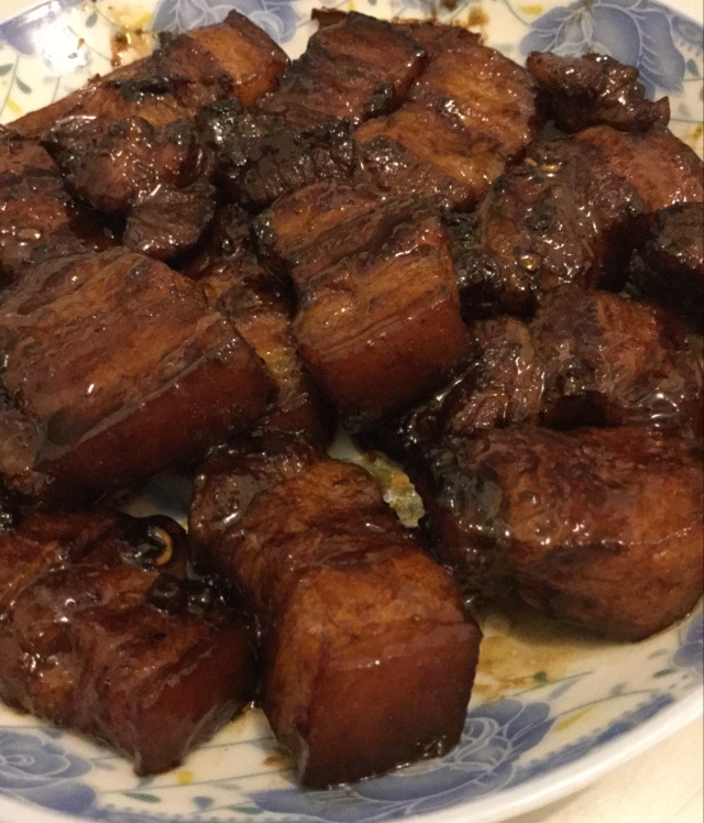 吃着碗里望着锅里的红烧肉