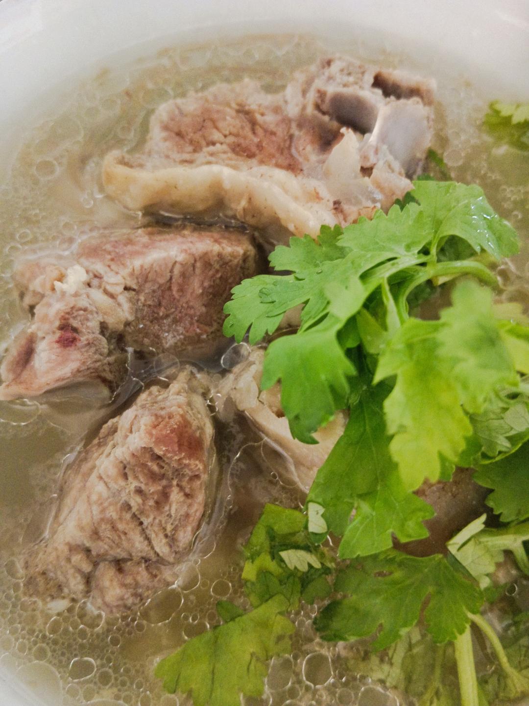 清炖羊肉汤