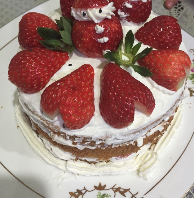 草莓裸蛋糕