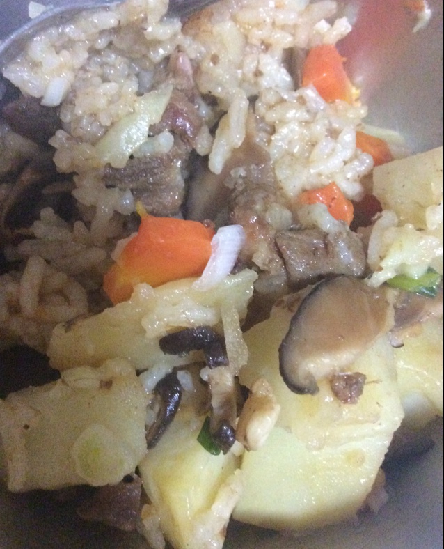 喷香排骨焖饭（爆好吃）