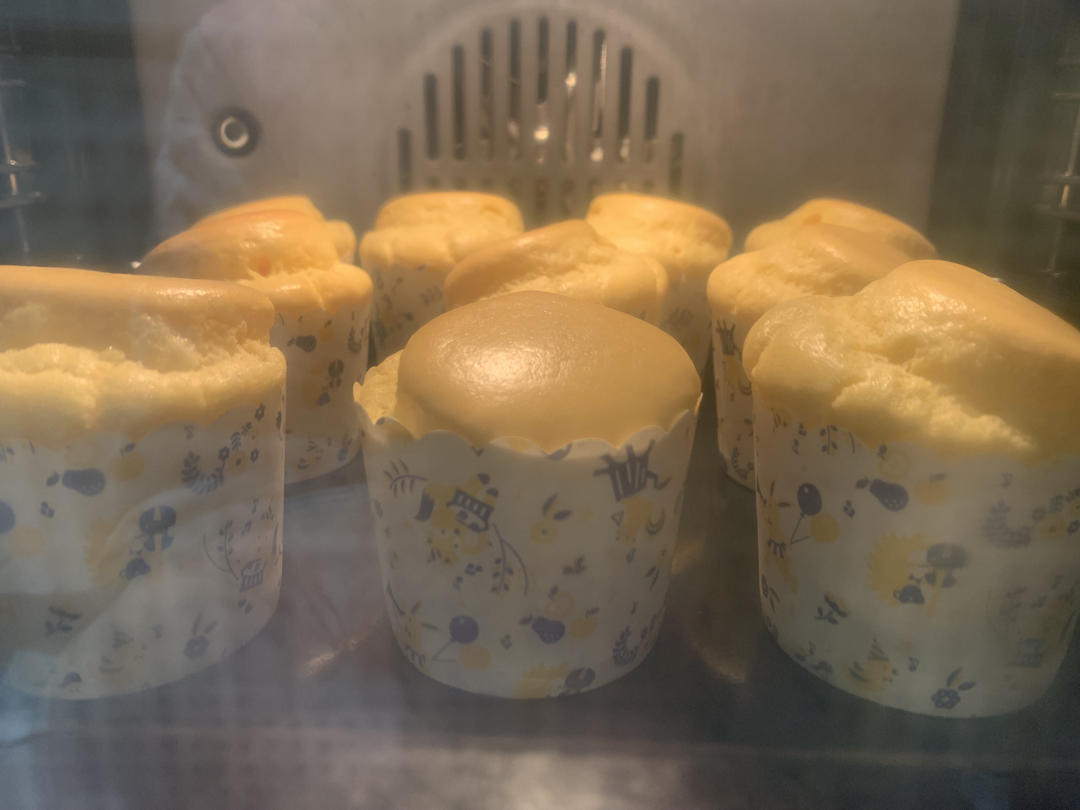 纸杯蛋糕 8寸戚风蛋糕的量
