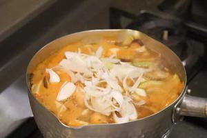 自制足料「韩式海鲜大酱汤」的做法 步骤11
