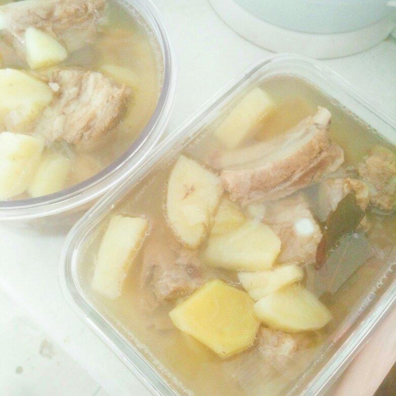 土豆排骨汤