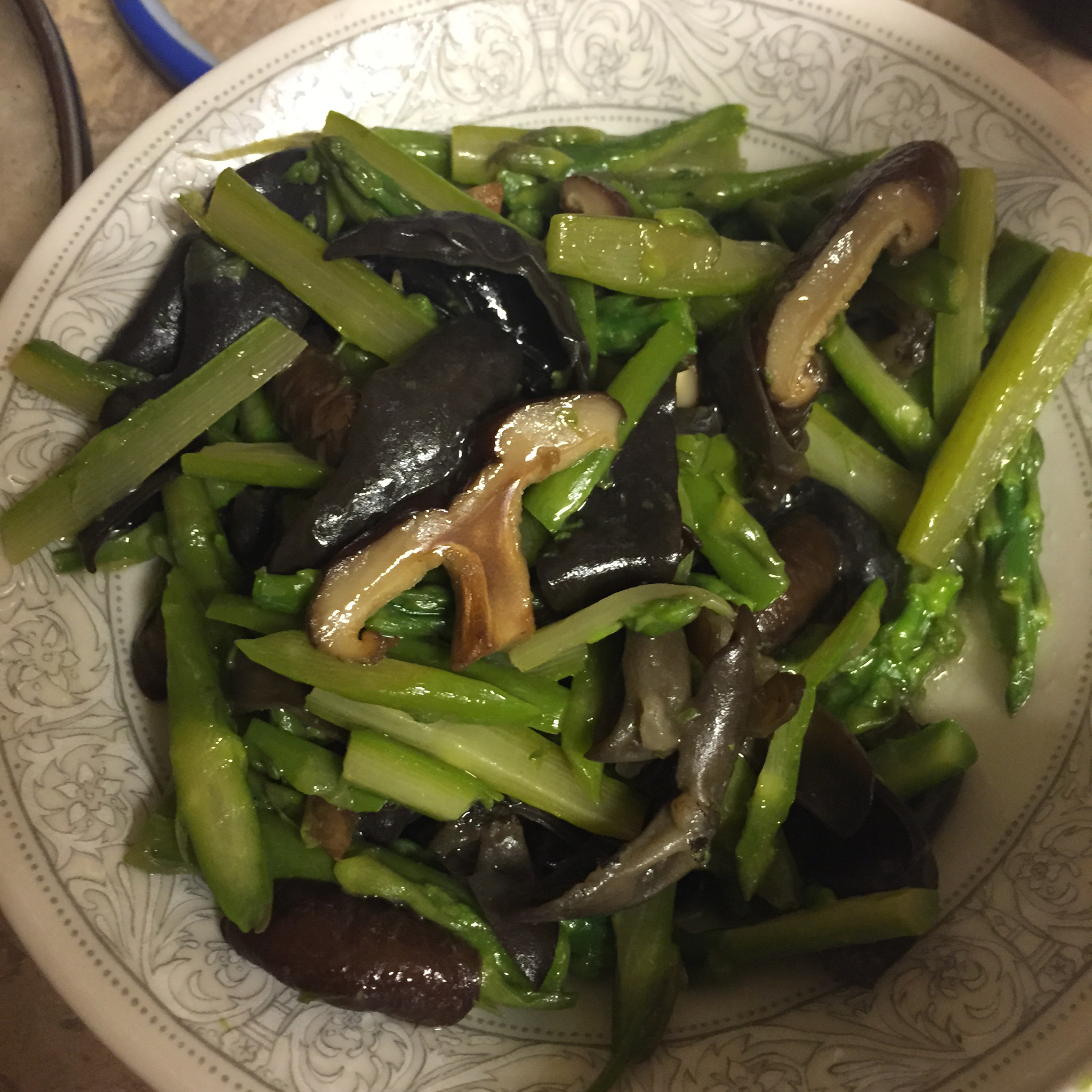 芦笋香菇木耳小炒