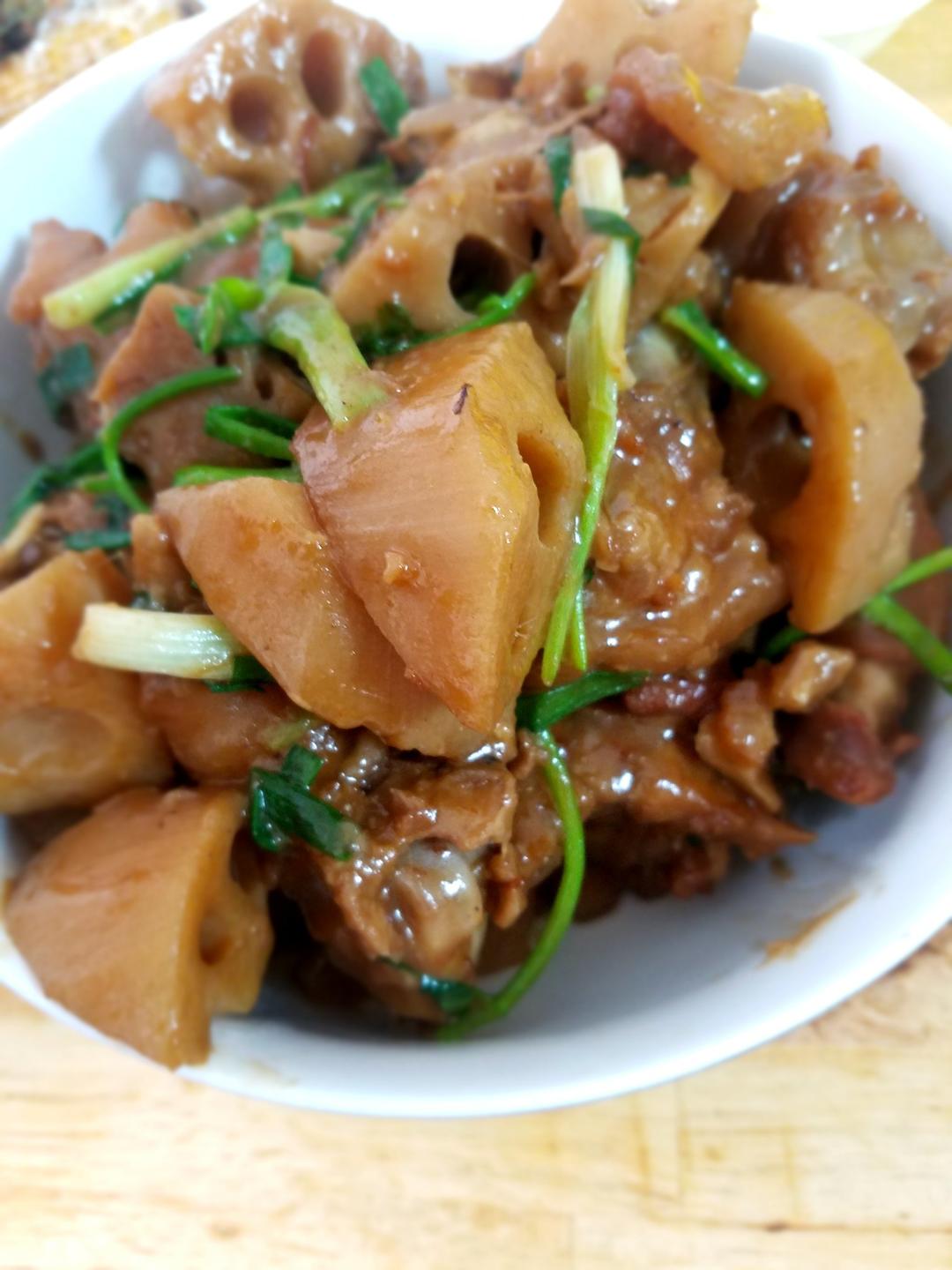 广东风味——猪手焖莲藕