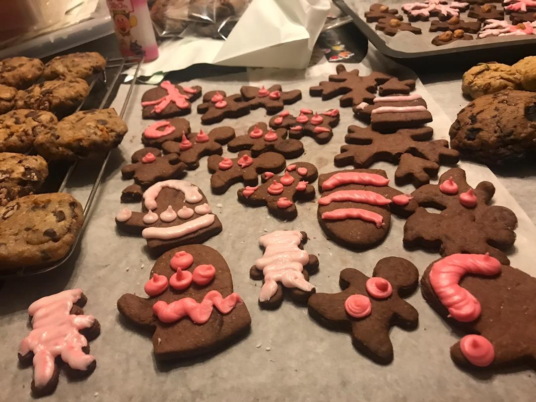 超大号圣诞糖霜饼干-巧克力饼干底 姜饼人