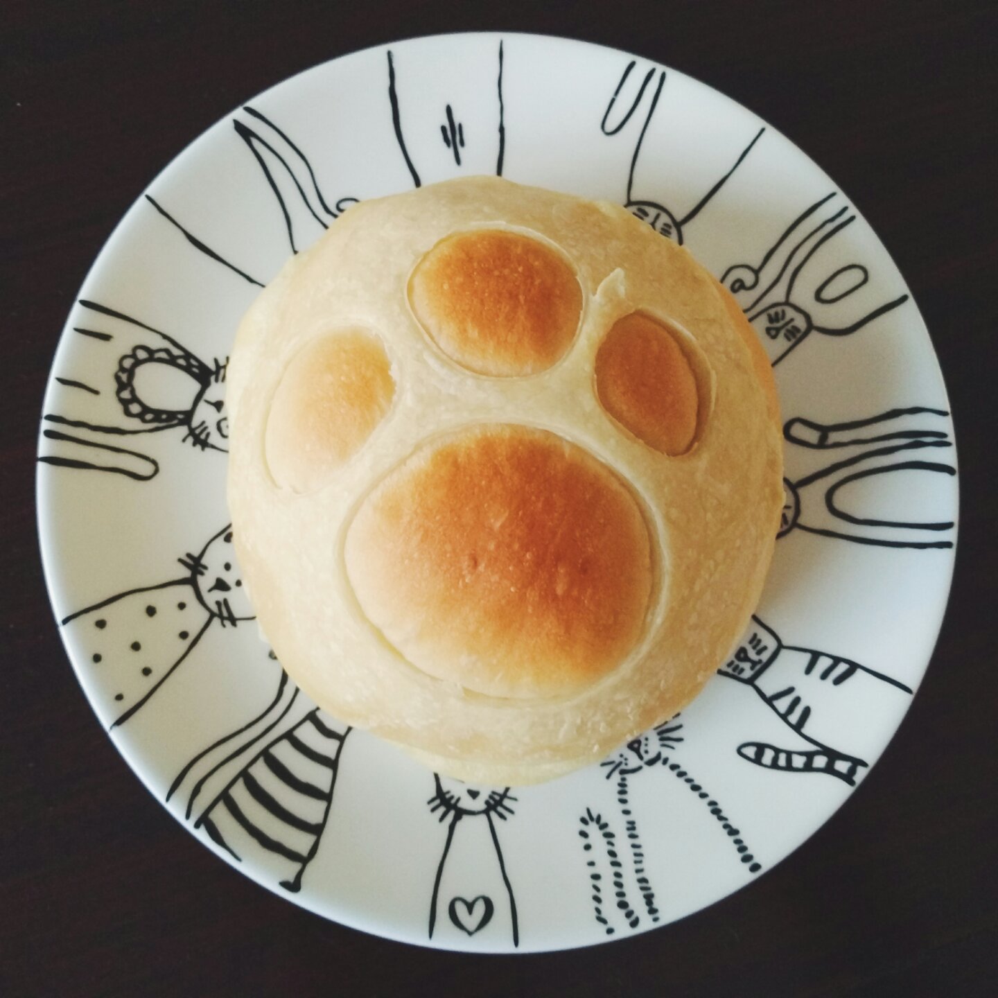 猫爪椰蓉面包——欧克皮的简单装饰