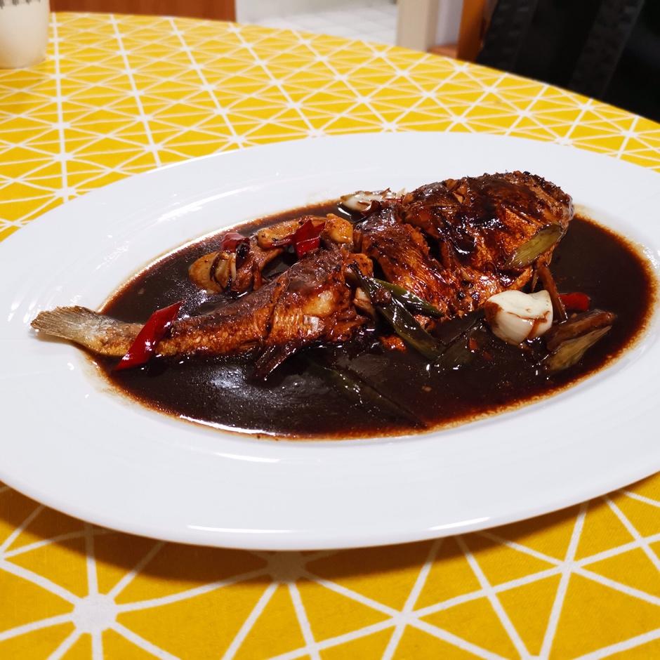 家常烧黄鱼 Yellow sea fish