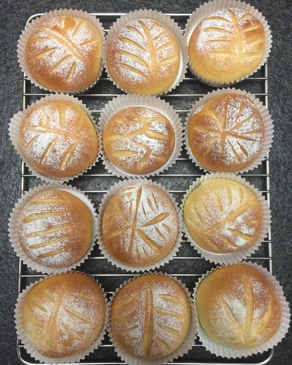 如棉花般松软的海苔肉松面包