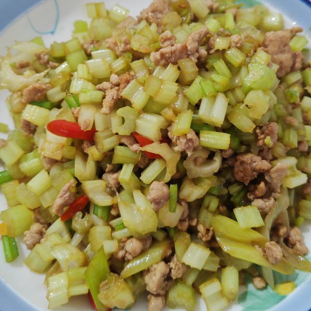 下饭菜：肉末芹菜