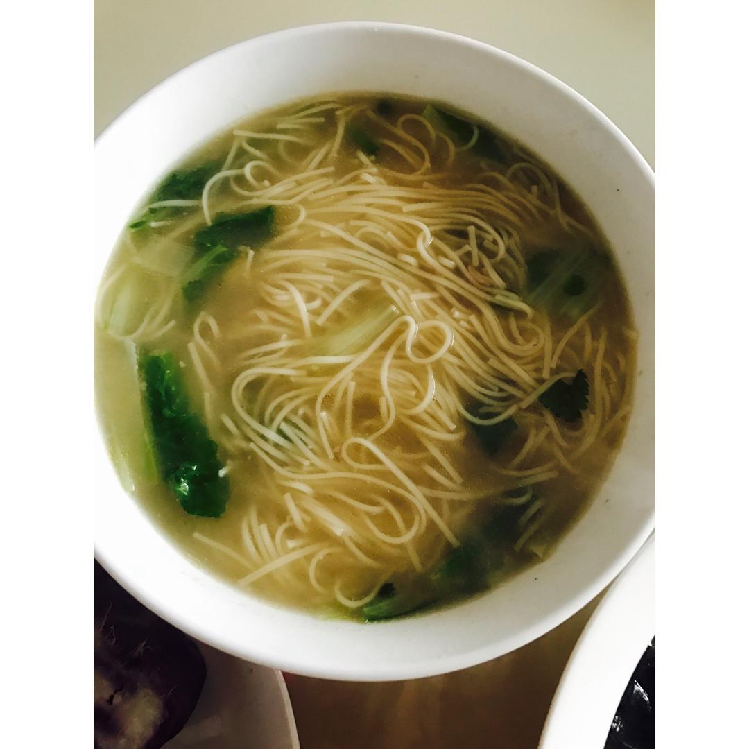 小可儿婷婷做的素面