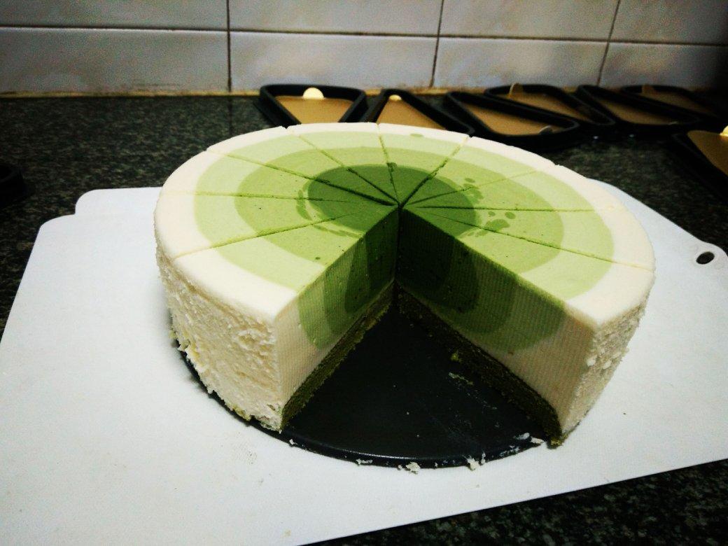 漂雨寒做的渐变抹茶慕斯蛋糕:我amanda带着既美又作的抹茶甜点又来了!