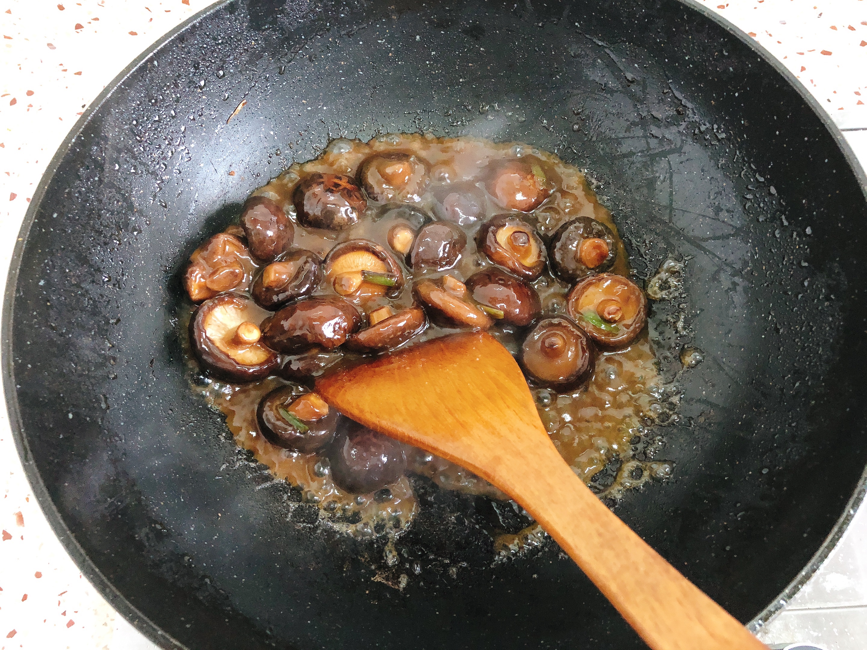 家常的香菇菜心简单这样做，孩子顿顿吃光盘的做法 步骤8
