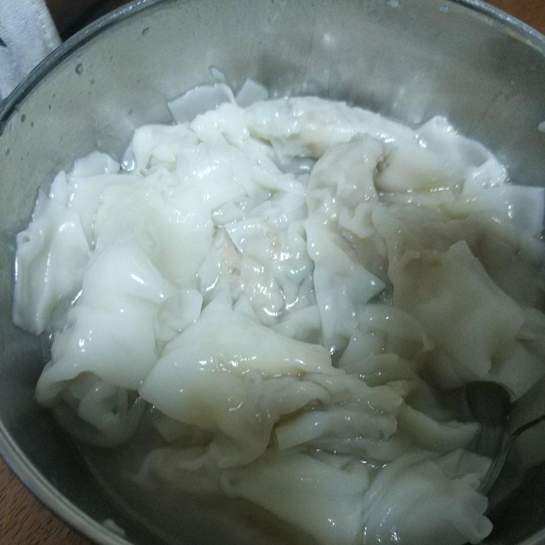 「巨好吃牛肉鲜虾馄饨」附馄饨灵魂的虾🦐油制作