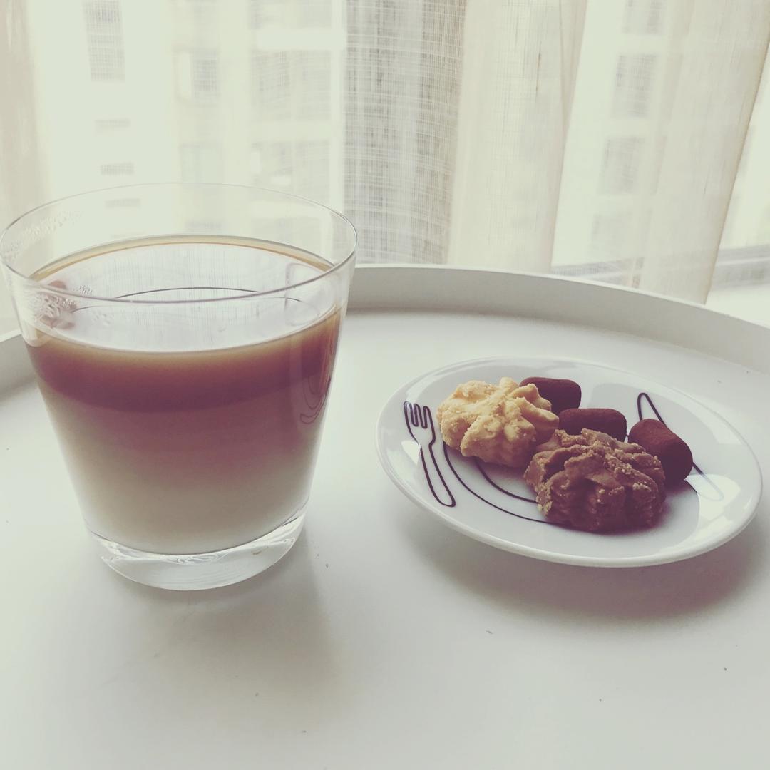 小薇001做的手冲渐变牛奶咖啡——超美丽