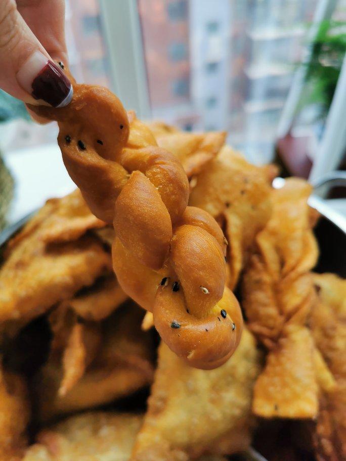 鸡蛋小麻花