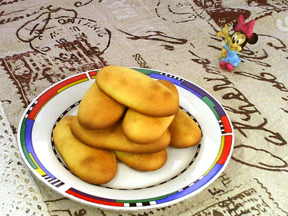 鹅蛋版奶黄手指饼干的做法