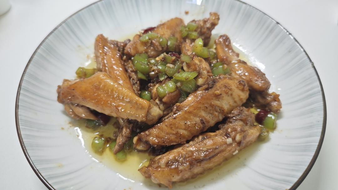 蒜香鸡翅，这才是鸡翅最好吃的做法